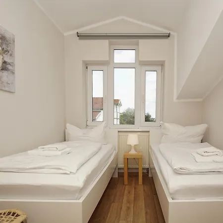 Mit Meerblick Und Balkon, Gratis Nutzung Vom Ahoi Erlebnisbad Und Sauna In Sellin - Meeresblick 29 Goehren (Ruegen)
